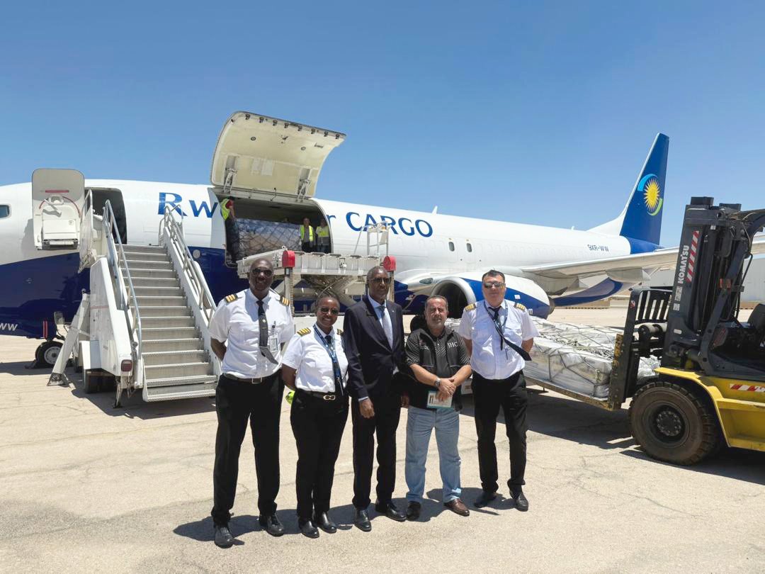 RwandaOGS's tweet image. The Government of Rwanda, in partnership with the Hashemite Kingdom of Jordan, this week delivered two shipments of humanitarian assistance destined for Gaza.