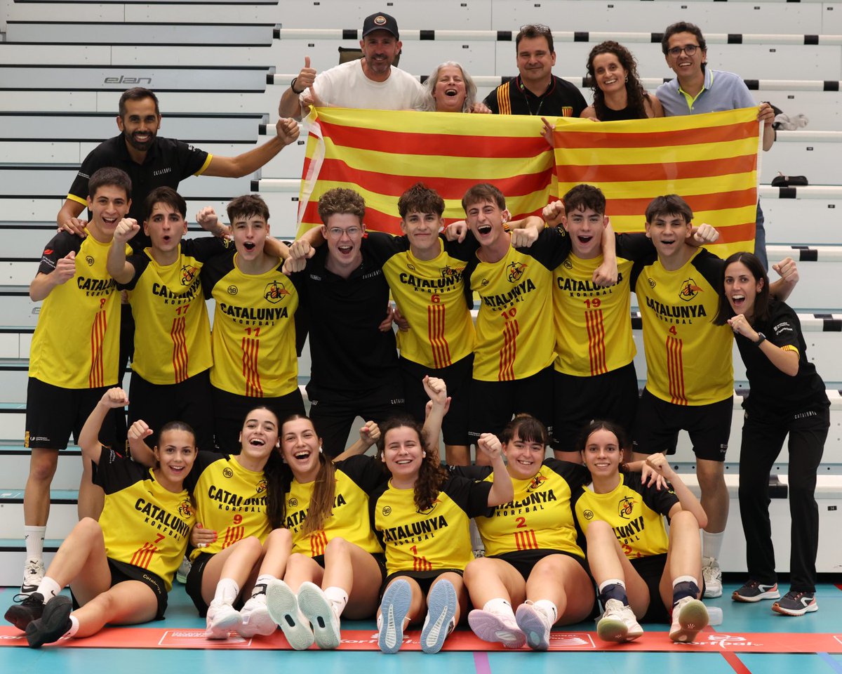 La selecció catalana sub-21 de #korfbal aconsegueix classificar-se per a les semifinals del Campionat d’Europa 2025. ⚡️

Aquesta històrica semifinal Bèlgica-Catalunya es podrà veure en directe aquest divendres a les 19:15 h a youtu.be/hYvTiIub2mw 

📰 korfbal.cat/?p=16857