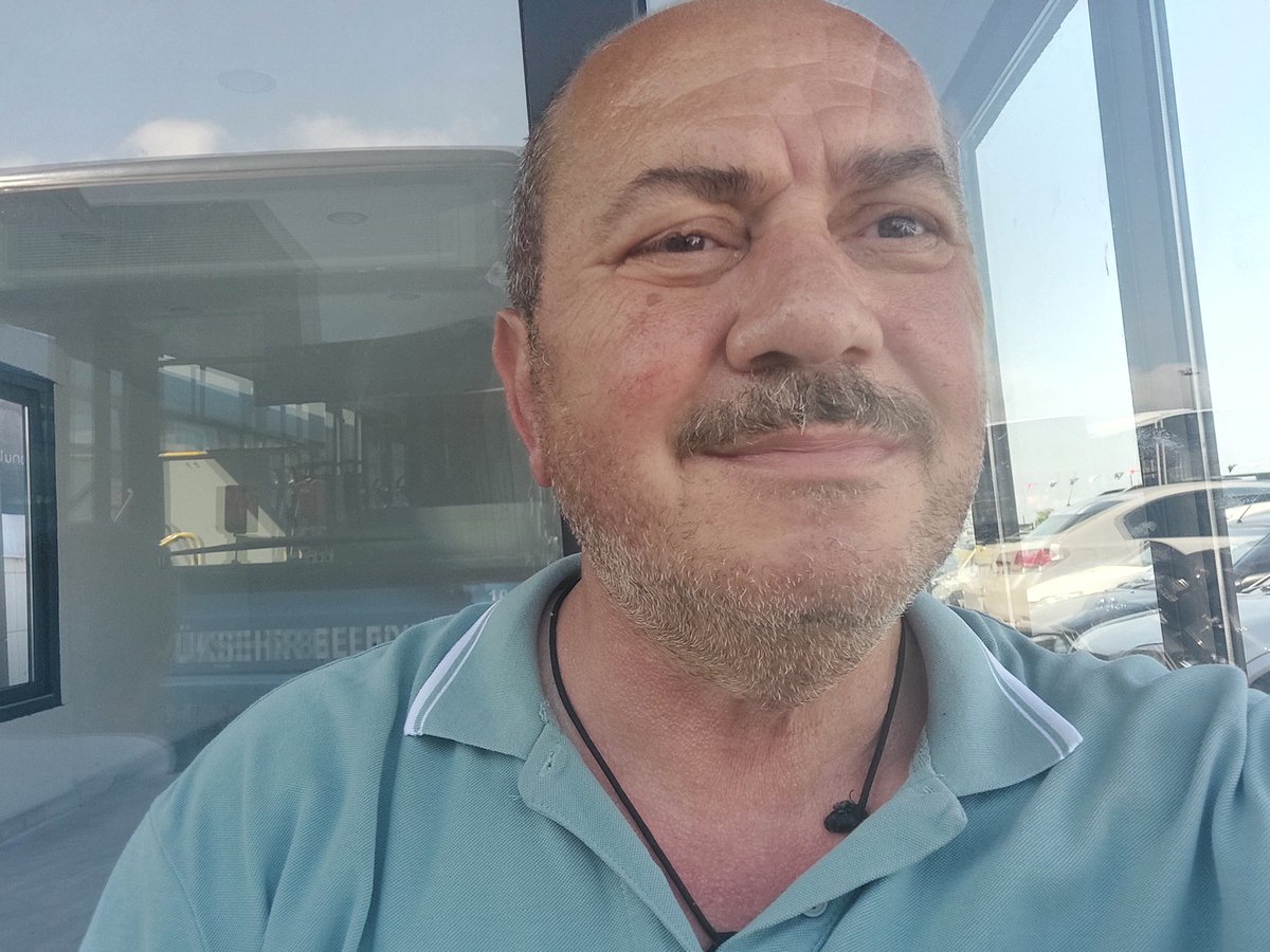 Bu dünya iyi oynayanların dünyası olsa da biz iyi olalım. 
Üç günlük dünya için fırıldak olmaya gerek yok.