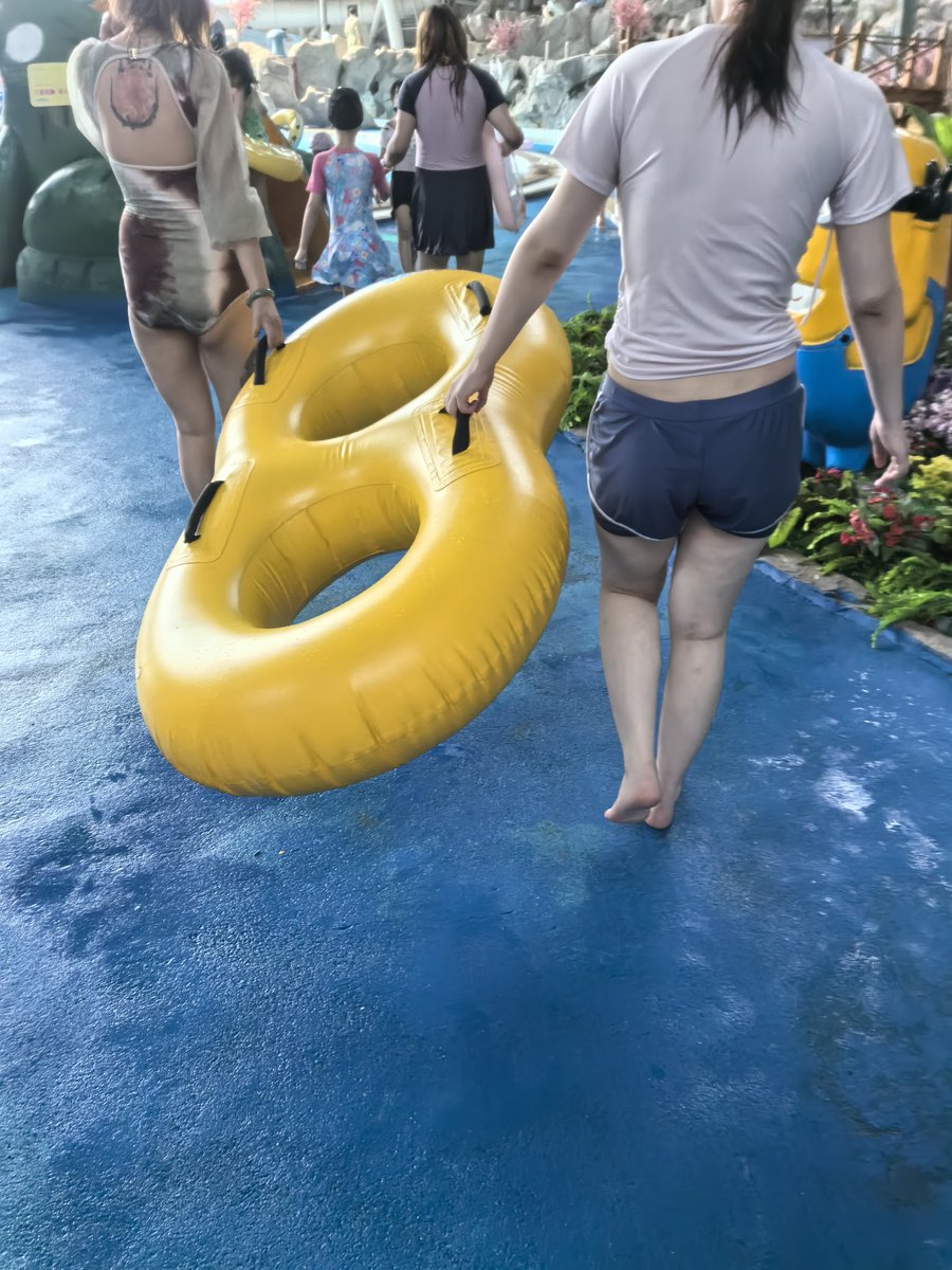 了有六 tweet media