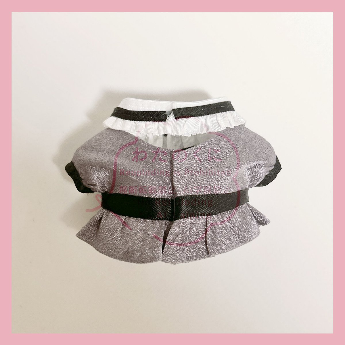 🧵制作事例🪡
イツミヌメル様(<a href="/elf33love/">イツミ</a> )のぬい服を制作させていただきました！シックなワンピースがとっても素敵です🪻🎀💜
#ぬい服オーダー
#わたのくに