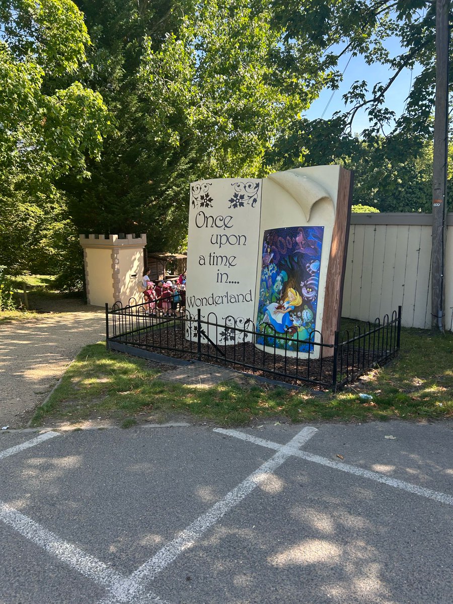 Reception are here safe at Wonderland!!