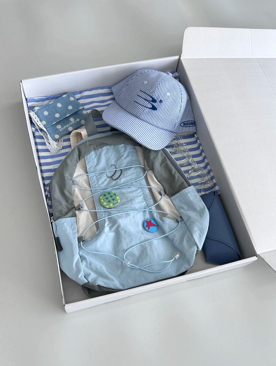 ✨ 무엇이 들어 있을까? 두근두근 설레는 행운 박스! 🎁
가방부터 귀여운 소품까지, 다양한 아이템이 랜덤으로 구성된 럭키 박스입니다.

m.smartstore.naver.com/mookiee/produc…