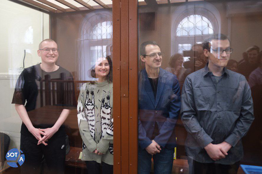 О деле «Весны» мало пишут, а там ситуация адская. 

В СИЗО сидят пять человек из шести, а набор статей сделает честь любому Талибану: создание экстремистского сообщества, публичные призывы к действиям против безопасности государства, склонение к массовым беспорядкам, фейки и