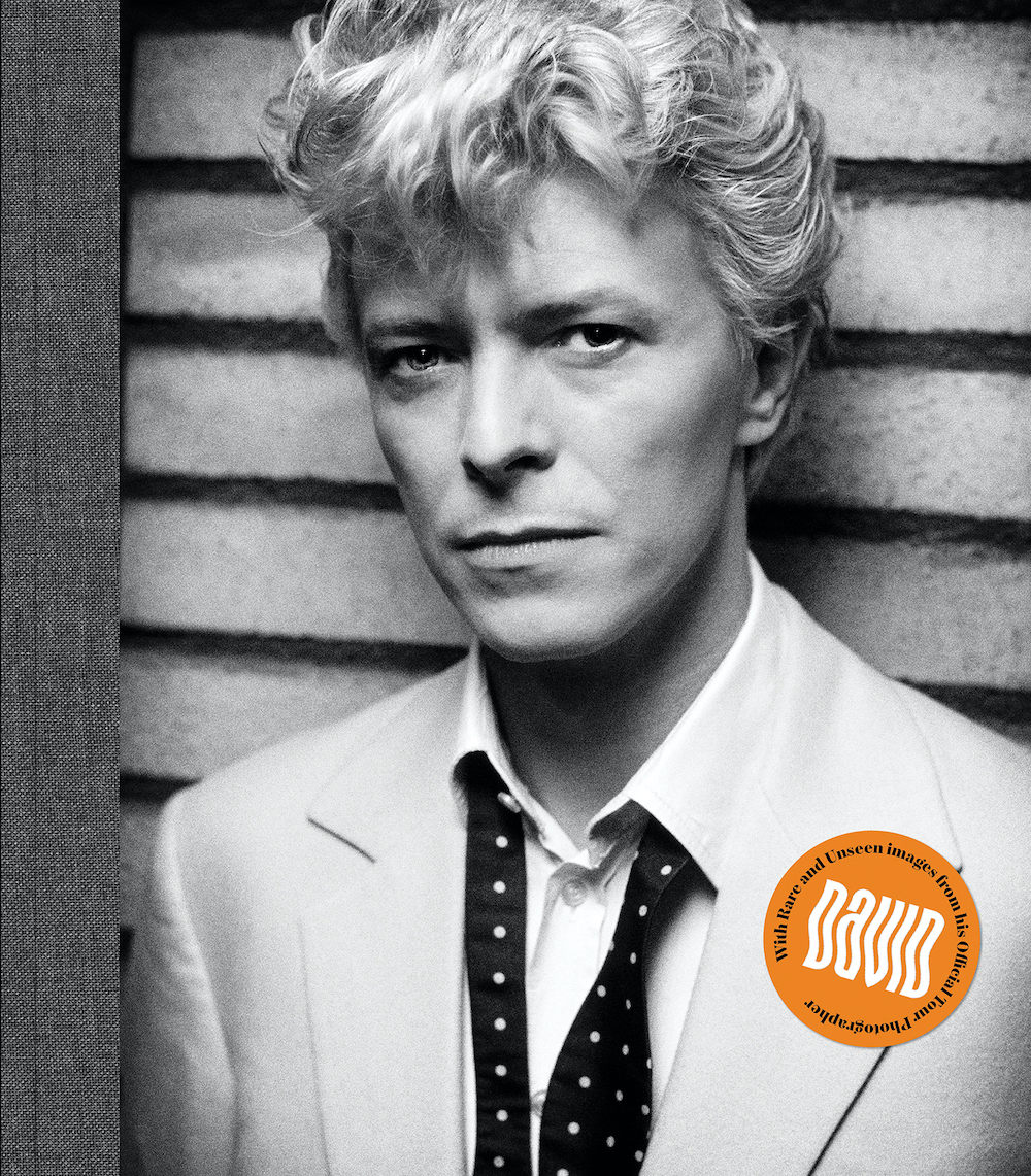 ACC Art Books (@accartbooks) on Twitter photo See images of <a href="/DavidBowieReal/">David Bowie Official</a> tinyurl.com/bdh3szar in <a href="/RollingStone/">Rolling Stone</a> feature on <a href="/TheDenisORegan/">Denis O'Regan</a>'s upcoming book 'David Bowie by Denis O'Regan' tinyurl.com/394t8pum - "the shots in the book are intimate and iconic â and many are previously unpublished"
#DavidBowie See images of <a href="/DavidBowieReal/">David Bowie Official</a> tinyurl.com/bdh3szar in <a href="/RollingStone/">Rolling Stone</a> feature on <a href="/TheDenisORegan/">Denis O'Regan</a>'s upcoming book 'David Bowie by Denis O'Regan' tinyurl.com/394t8pum - "the shots in the book are intimate and iconic â and many are previously unpublished"
#DavidBowie