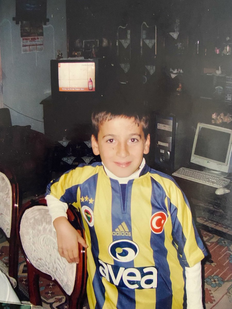 bir yanım hasret bir yanım ateştir
genç iken ölene ölüm zor iştir
erir içim usul usul kan gider