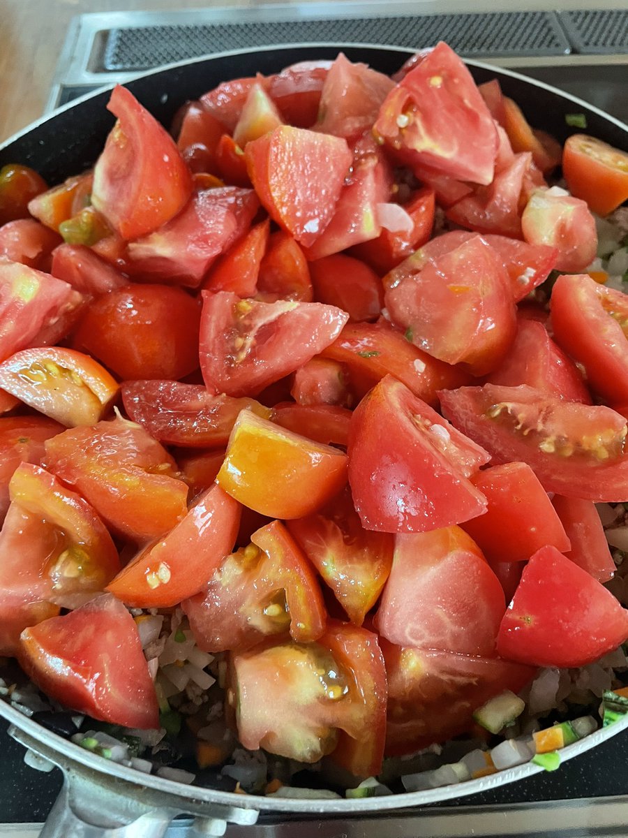 n_m_l_k_tommy's tweet image. トマトトマトトマトーーー！！
🍅❤️🍅❤️🍅❤️🍅❤️🍅❤️✨
ミートソースにしたよん🤤🍝✨✨

#絵文字がしつこい