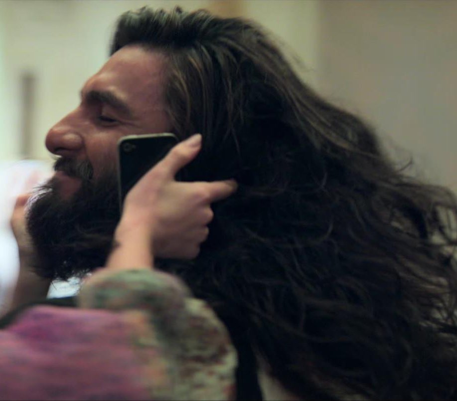 ashthetics08's tweet image. A decade of stanning &amp;amp;he keeps surprising with his performance when given the right script 🫡 Outdone urself with #Dhurandhar. Expressive eyes, the aura, the magnetic screen presence this is where you belong &amp;amp; what makes the fans happiest 🔥💥👑  @RanveerOfficial Enamoured 🙌