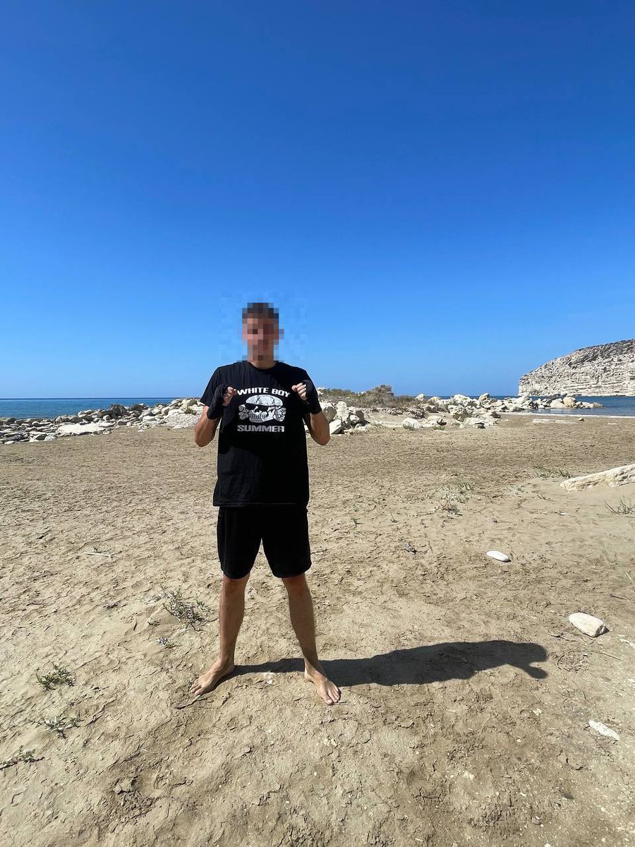 White Boy Summer Is Here 😎🏴‍☠️⚡️
🌍 Shipping Worldwide 

nationalist-store.com