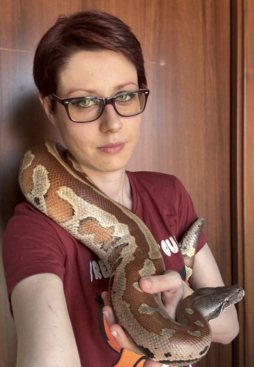 PhenrirMailoki's tweet image. Figlio di sei chili
(ha la mia espressione ogni volta che mi si dice di sorridere in foto)
#BloodPython #PythonBrongersmai