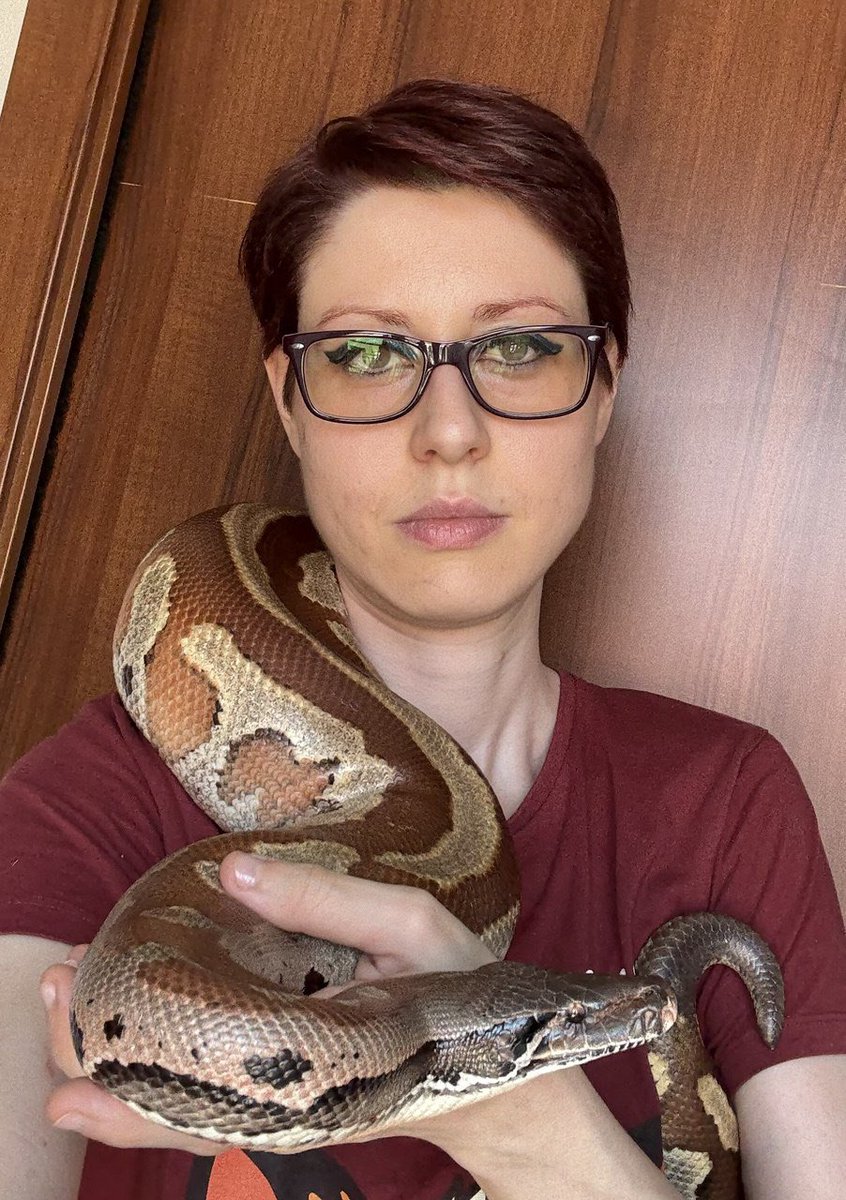 PhenrirMailoki's tweet image. Figlio di sei chili
(ha la mia espressione ogni volta che mi si dice di sorridere in foto)
#BloodPython #PythonBrongersmai