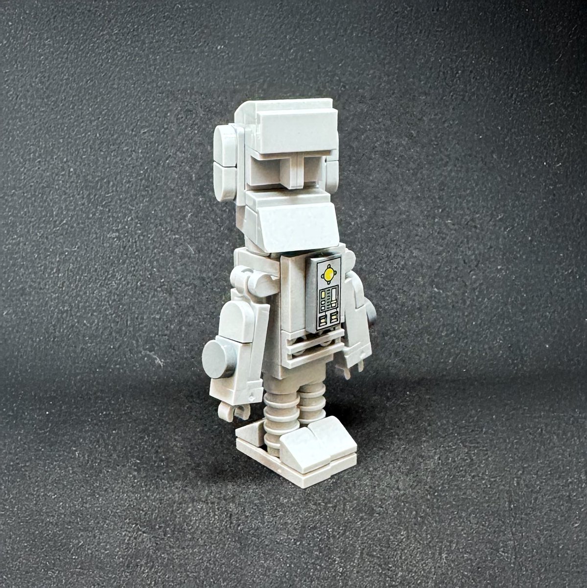 dafttom's tweet image. Here's a new LEGO Ideas build: Marvin the Paranoid Android—brick-built, sulky, and slightly bigger than minifig scale. Based on his classic BBC look. He hates it already.  #LEGOIdeas #HitchhikersGuide #MarvinTheParanoidAndroid

ideas.lego.com/s/p:57b5236ec8…