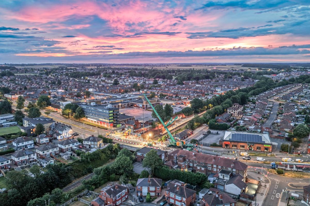 theTRUpgrade's tweet image. Last weekend (July 5-6), TRU completed its latest series of upgrades after five consecutive weekends of work between Leeds and York, that will support the electrification of the railway. 🛠️

7.5km of wiring has now been completed between Micklefield and Church Fenton, following…