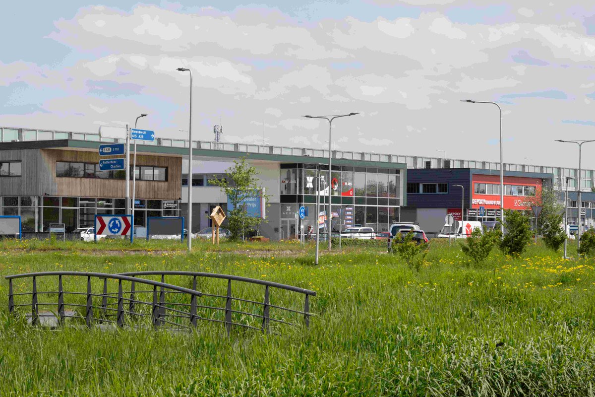 Bedrijfscontroles op bedrijventerrein Koperhoek met meerdere diensten
