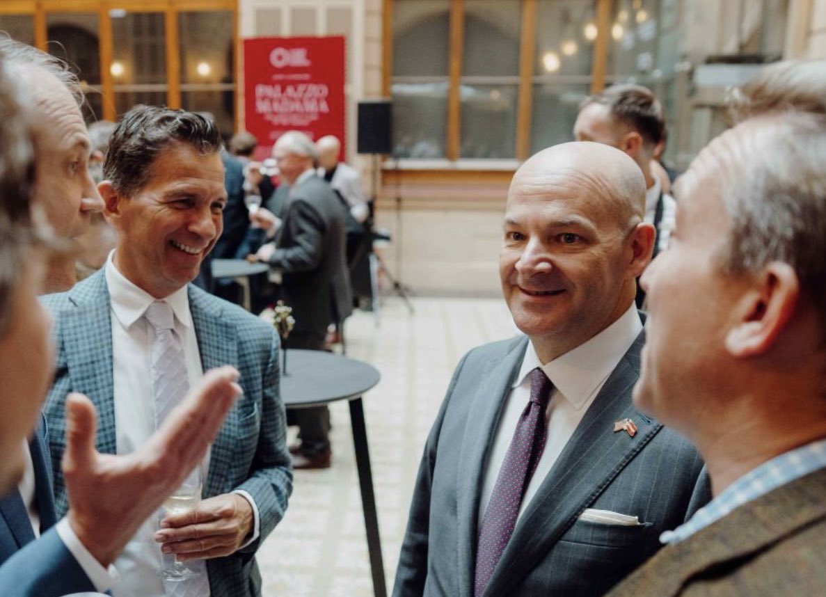 USEmbassyRiga's tweet image. Ambassador Robinson joined Latvian officials, entrepreneurs, and diaspora members at the 2025 World Latvian Economics and Innovations Forum.
Now in its second decade, the Forum brings together leaders and innovators from around the world to exchange ideas and spark new ventures.…