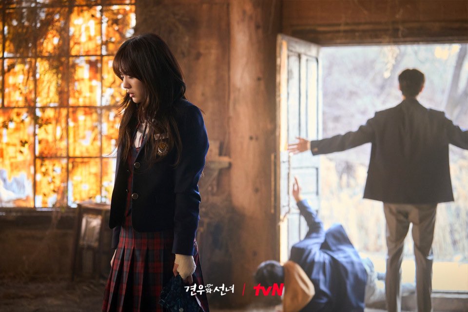 THIS DRAMA IS SO UNSERIOUS 😭