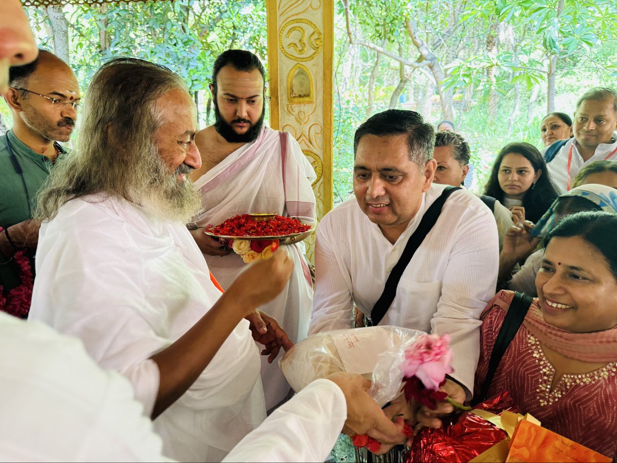 Rajan Salalia (@rajanjgd) on Twitter photo A Life Transformed
I came seeking relief from asthma & stress in 1999.
One Sudarshan Kriya… and life turned into a journey of service & celebration.
Every breath now echoes gratitude. 🙏
#GratitudeToGurudev 💛 #GuruPurnima2025
<a href="/Gurudev/">Gurudev Sri Sri Ravi Shankar</a> <a href="/ArtofLiving/">The Art of Living</a> A Life Transformed
I came seeking relief from asthma & stress in 1999.
One Sudarshan Kriya… and life turned into a journey of service & celebration.
Every breath now echoes gratitude. 🙏
#GratitudeToGurudev 💛 #GuruPurnima2025
<a href="/Gurudev/">Gurudev Sri Sri Ravi Shankar</a> <a href="/ArtofLiving/">The Art of Living</a>