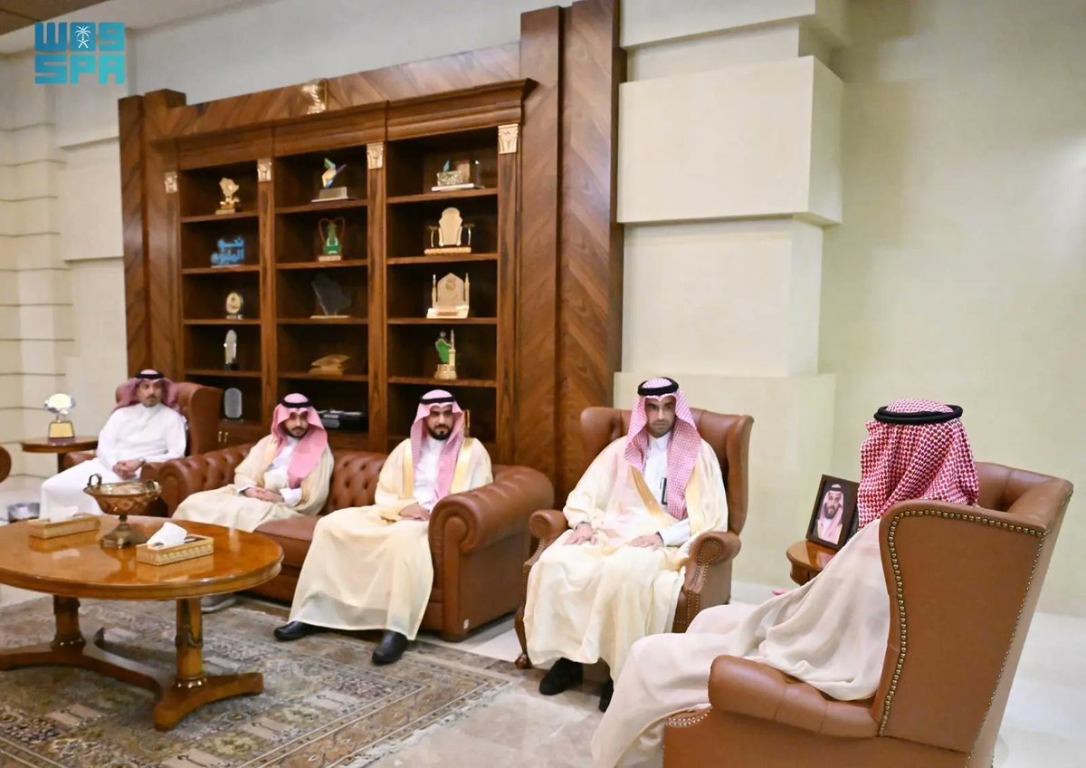 مُحافظ جدة يستقبل مدير فرع وزارة البيئة والمياه والزراعة بمنطقة مكة المكرمة.
spa.gov.sa/ar/w2355303
#واس_عام