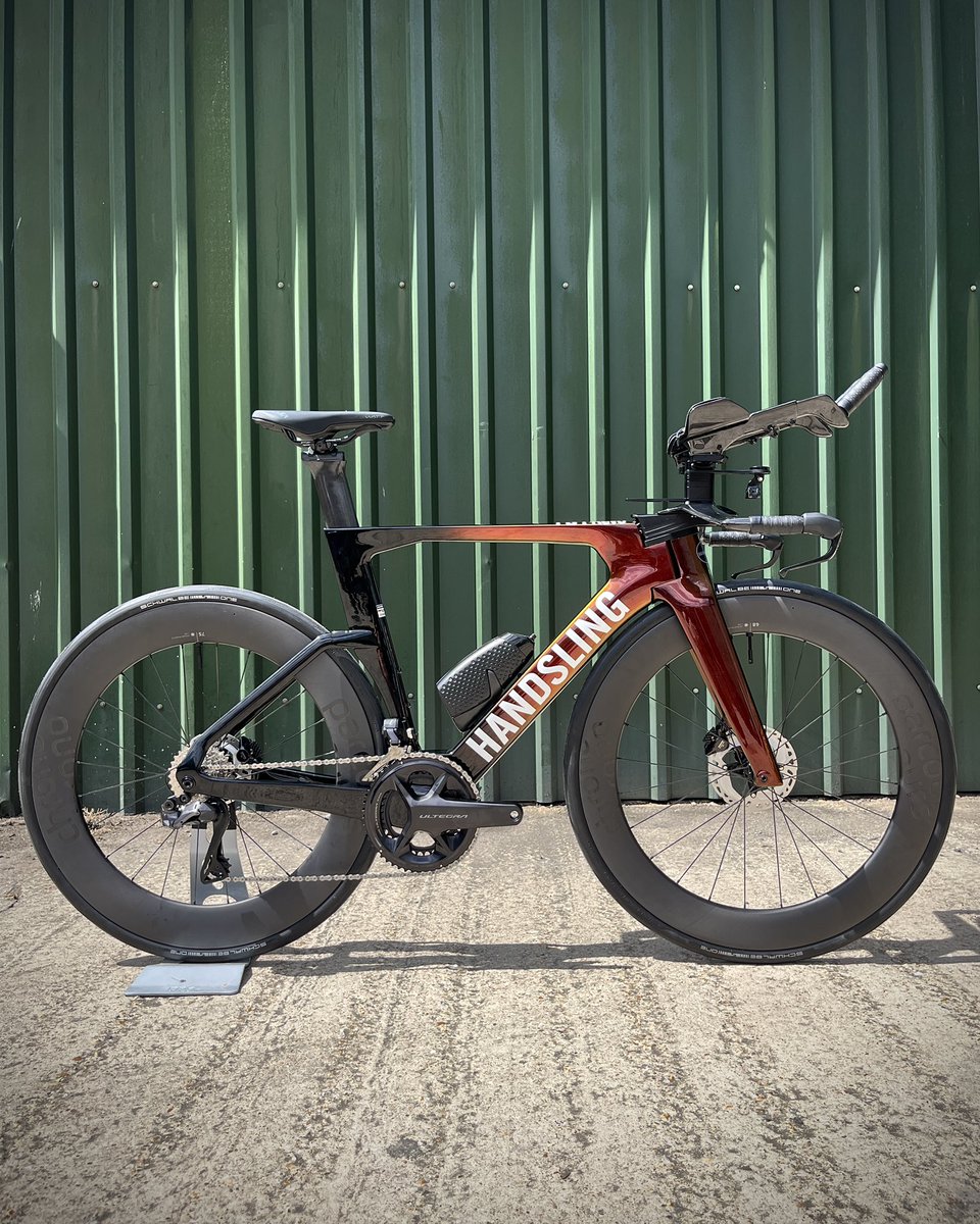 To mark the Tour de France TT stage, here’s our very own wind-cheating rocket. This TSTRevo is finished in Sunset Gold fade and is fitted with an Ultegra Di2 groupset and Parcours Chrono wheels. #tt #TDF2025