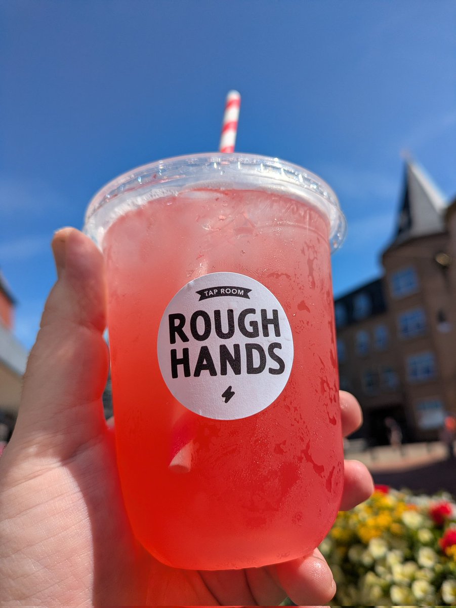 roughhandswxm's tweet photo. Strawberry 🍓 lemonade is a hit!
#thisiswrexham #chaptercourt #roughhandstap https://t.co/hnLaA6ba0G