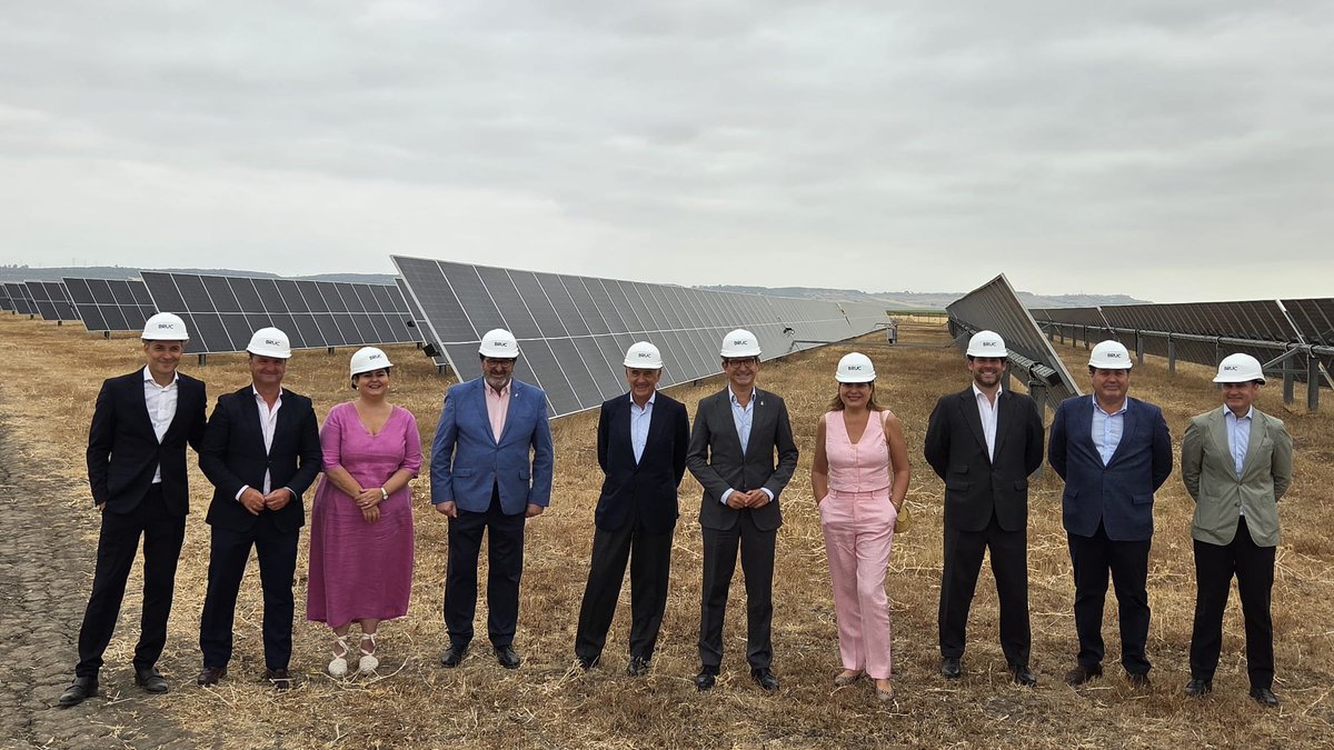 ☀️ <a href="/ParadelaJSr/">Jorge Paradela</a> ha destacado en la inauguración del complejo ‘Cartago’ en Carmona el compromiso de BRUC y <a href="/GrupoMagtel/">Grupo Magtel</a> con las #renovables implantando más medidas medioambientales de lo establecido e incorporando a empresas andaluzas en las fases de ingeniería y construcción.