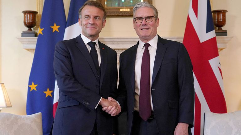 BasilTheGreat's tweet photo. 🚨BREAKING: Emmanuel Macron has asked Keir Starmer to bring UK back into the EU
These people don't care for democracy and they dont care abut you
I voted to leave and I would do so again
Do you still support Brexit? https://t.co/Aj4xBYh4Hq