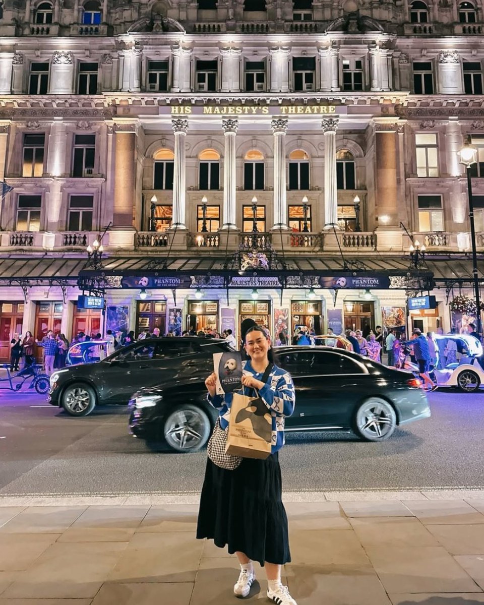 PhantomOpera's tweet image. Night unfurls its splendour at His Majesty’s Theatre 🌹
Remember to tag us in your photos at #PhantomLondon for a chance to be featured!
📸 joceluceee, val_zenco, brookepalandro, v.a.l.e.n.t.i.n.a95