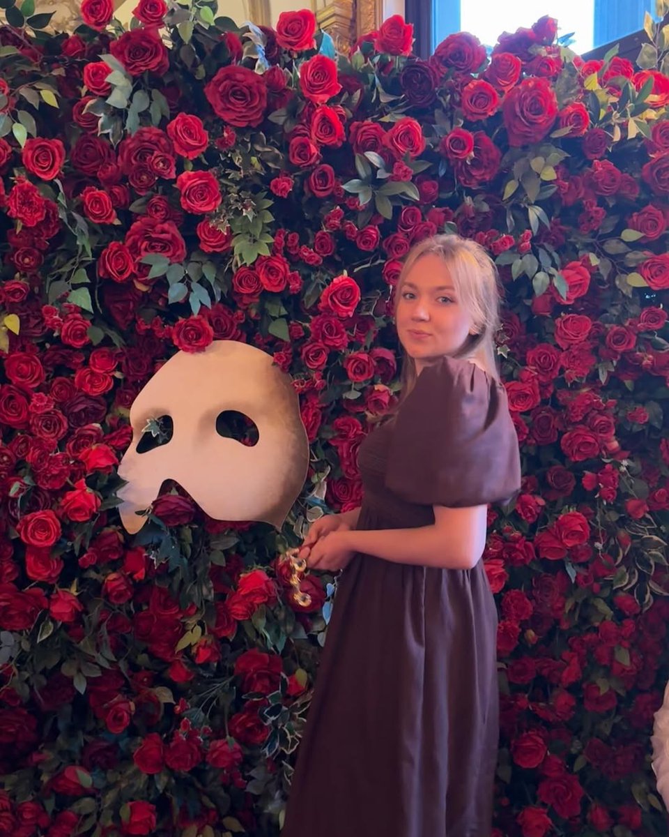 PhantomOpera's tweet image. Night unfurls its splendour at His Majesty’s Theatre 🌹
Remember to tag us in your photos at #PhantomLondon for a chance to be featured!
📸 joceluceee, val_zenco, brookepalandro, v.a.l.e.n.t.i.n.a95