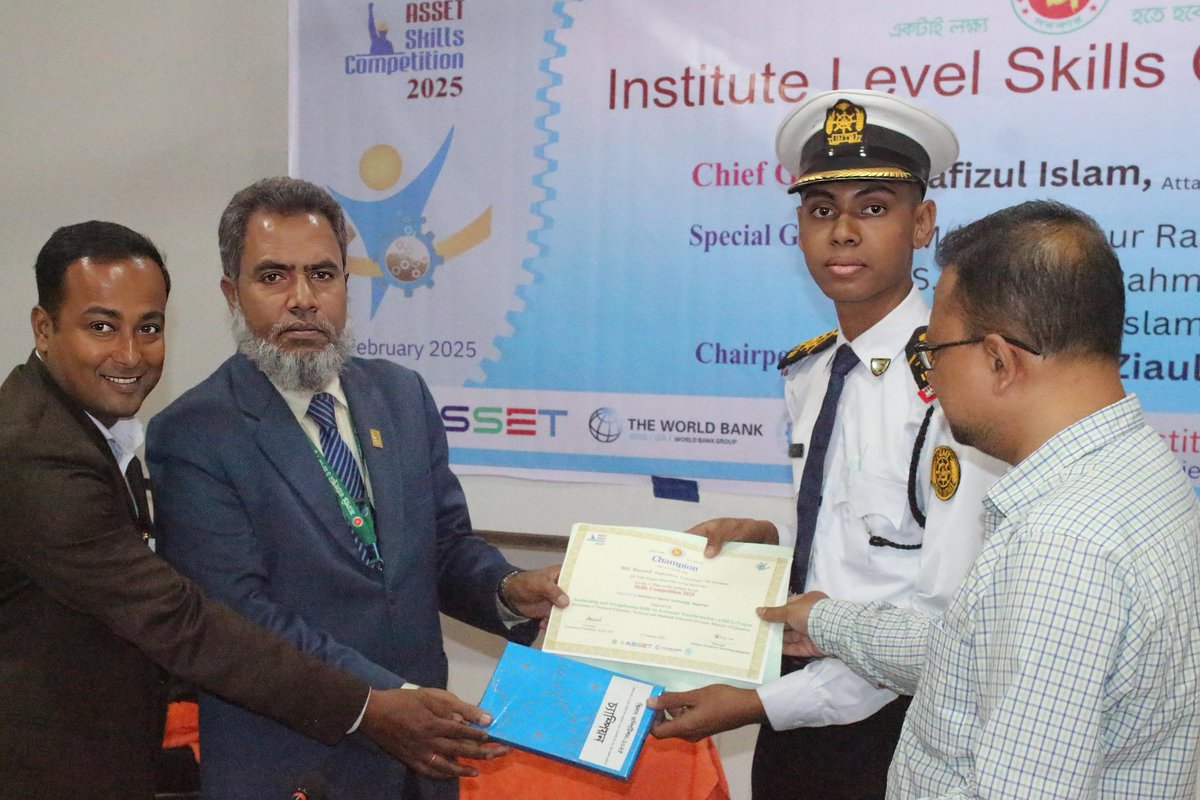 Porosh_2007's tweet photo. Proud to be Champion in Graphic Design at ASSET Skills Competition 2025, held at IMT Bagerhat.
Grateful to my mentors for their trust — honored to represent my institute with pride and discipline.

#ASSET2025 #GraphicDesign #MarineCadet https://t.co/QnyzU7CRqo