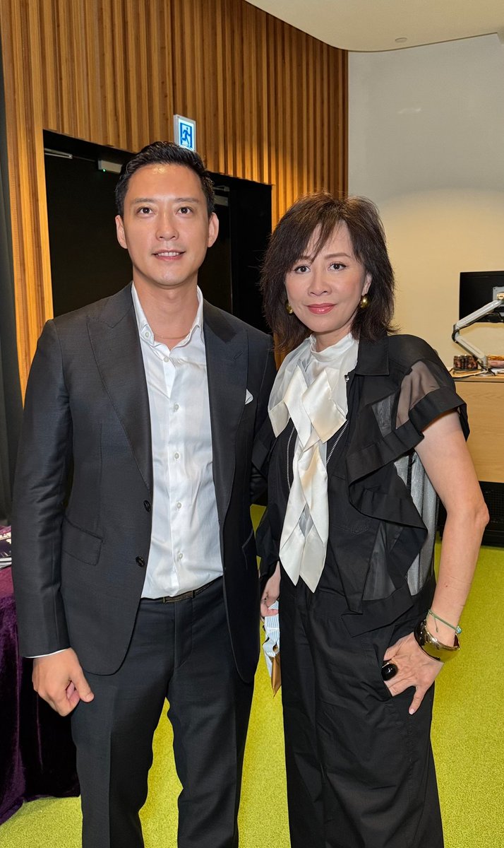 Chris Lee tweet media