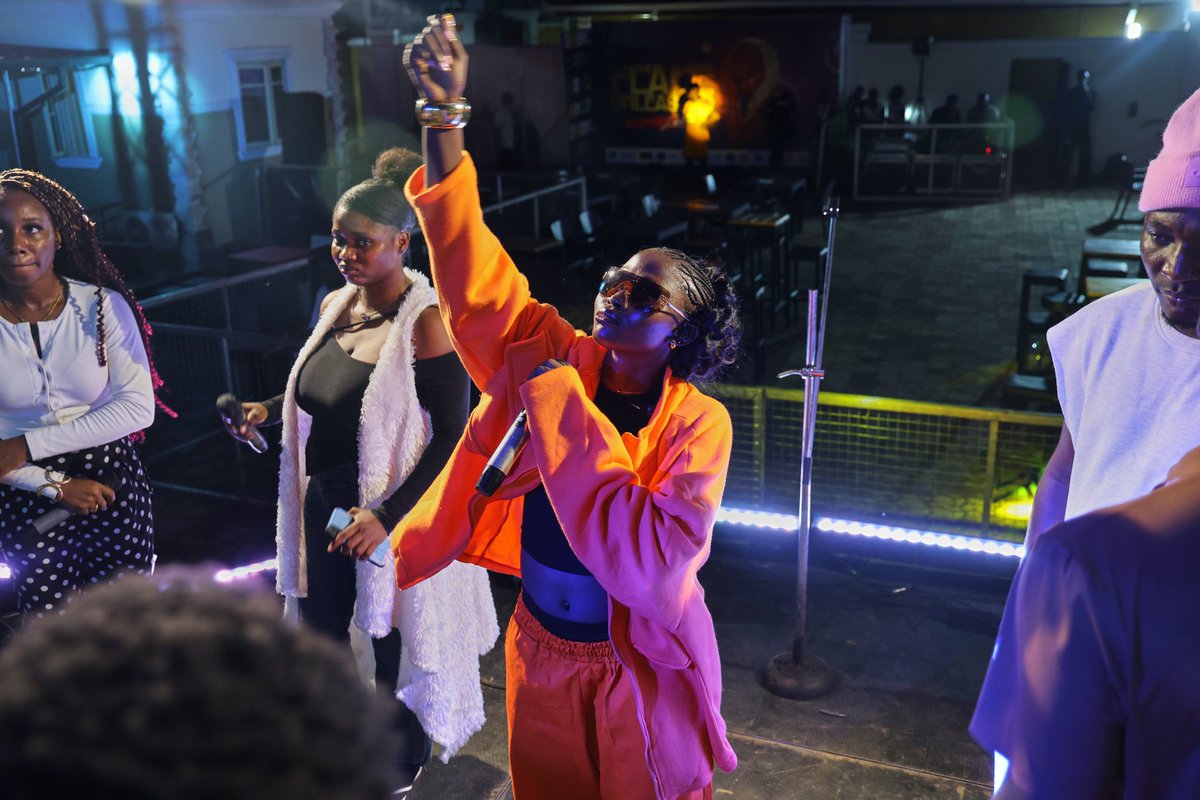 _Kifaya_'s tweet photo. Mic check, 1-2 🎤🔥
From bedroom dreams to live sound — we did it!
Shoutout to everyone who stood by me, especially my team and day-ones. Y’all made this moment golden.
This is just the beginning. 💫
#KiiFire #DebutConcert #Grateful #MicCheck #KifayaLive https://t.co/17fwM8L1Hd