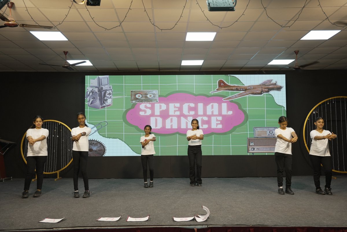 stbrittos's tweet image. 🤝 TEAM = Together Everyone Achieves More!
Class VIII.A’s assembly at St. Britto’s Academy focused on Collaboration, reminding us that teamwork builds success. 🌟👏
📍 stbrittosacademy.edu.in | 📞 9840866053
#ClassAssembly #Collaboration #VIIIA #StBrittosAcademy #Teamwork