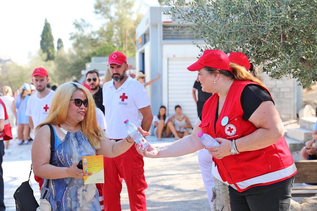 A severe heatwave continues to sizzle Greece exacerbating wildfires.

Look at what is happening just outside of Athens. Fire has come dangerously close to houses forcing hundreds to evacuate.

Around the clock, <a href="/greekredcross/">Ελληνικός Ερυθρός Σταυρός - Hellenic Red Cross</a> volunteers are out there supporting the communities 🙏