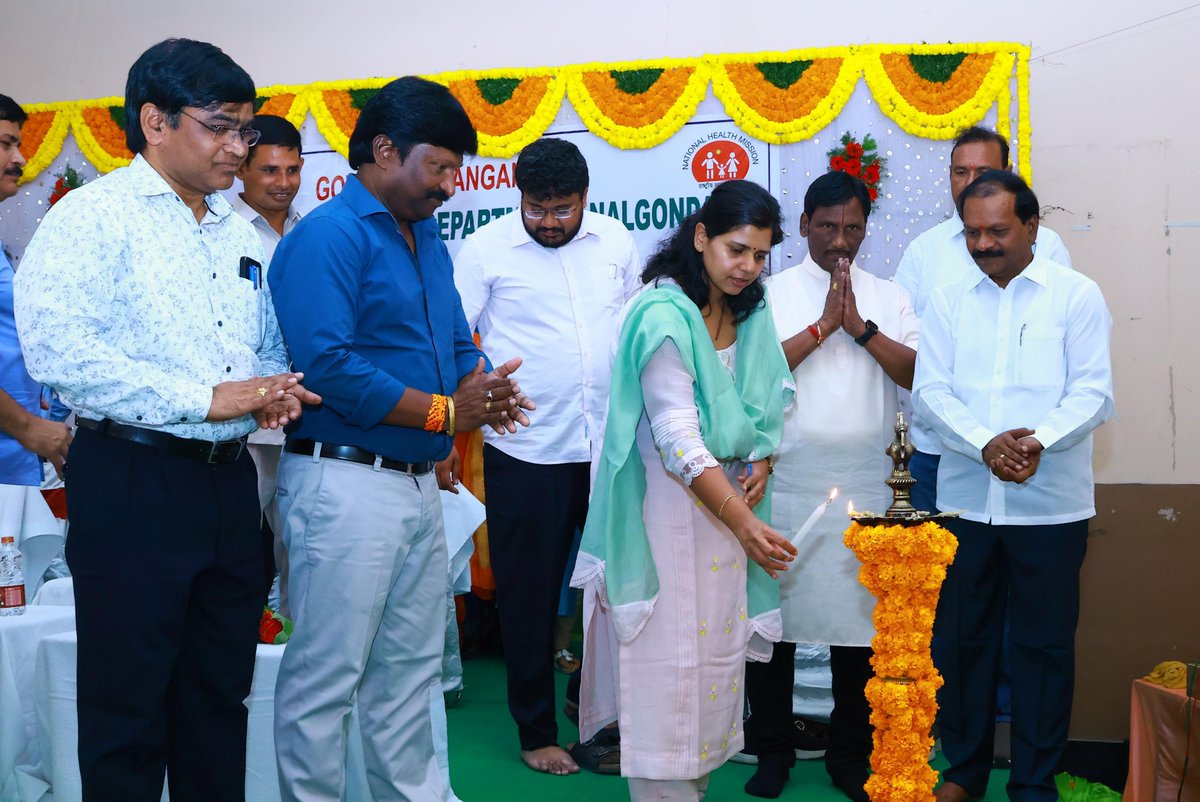 నల్గొండ జిల్లాను #టిబి ( క్షయ) రహిత జిల్లాగా తీర్చిదిద్దేందుకు సవాల్ గా తీసుకోవాలని జిల్లా కలెక్టర్  #ఇలాత్రిపాఠి పిలుపునిచ్చారు. ⚕️ వైద్య ఆరోగ్యశాఖ ఆధ్వర్యంలో గురువారం నల్గొండ జిల్లా, మిర్యాలగూడ రైస్ మిల్లర్స్ అసోసియేషన్ భవనంలో “#టీబి_ముక్త్_భారత్_అభియాన్” పై ఏర్పాటు చేసిన
