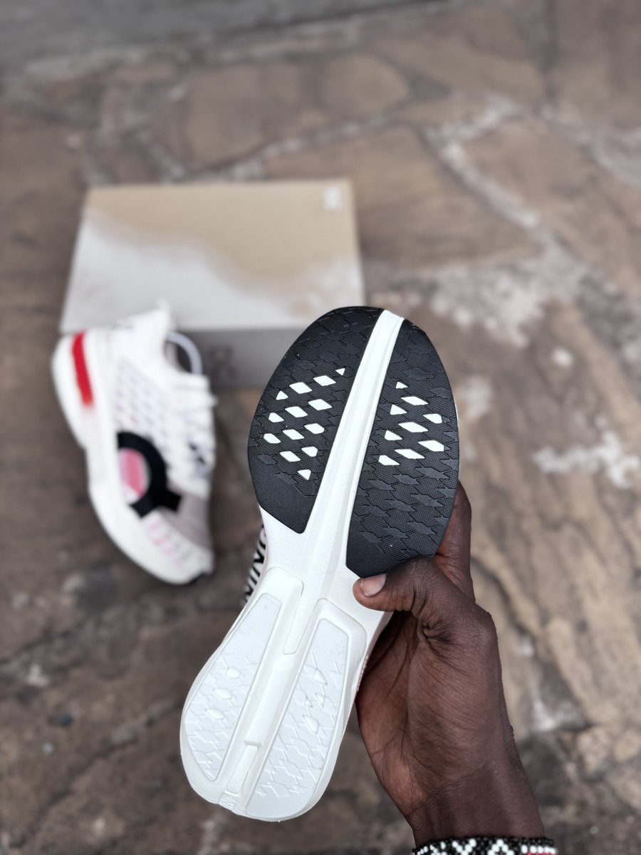 viatuKe's tweet photo. Oncloud Boomstrike trainers🔥🔥🔥
Sizes:39,40,41,42,43,44,45
Price: 5,999/-
📲Wsp/call 0708749473
📍 Luthuli Ave. Rware Mall ,4th floor shop 410
📦Delivery countrywide 🇰🇪
FREE pair of socks 🧦 #viatuke https://t.co/Vfnej7d4TM