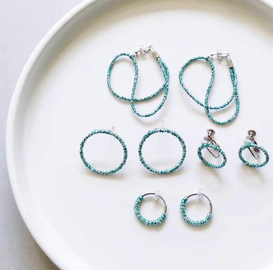 他カラーも掲載し
通販できるようになりました！

nezu
ラメシリーズ
※限定は在庫限り

上より
・ニュアンススネーク
￥10890
shop.mies-home.com/?pid=187550396

・ラウンド大
￥8470
shop.mies-home.com/?pid=169075049

・ラウンド小
￥7260
shop.mies-home.com/?pid=169074862

・フープ￥7260
shop.mies-home.com/?pid=169075458