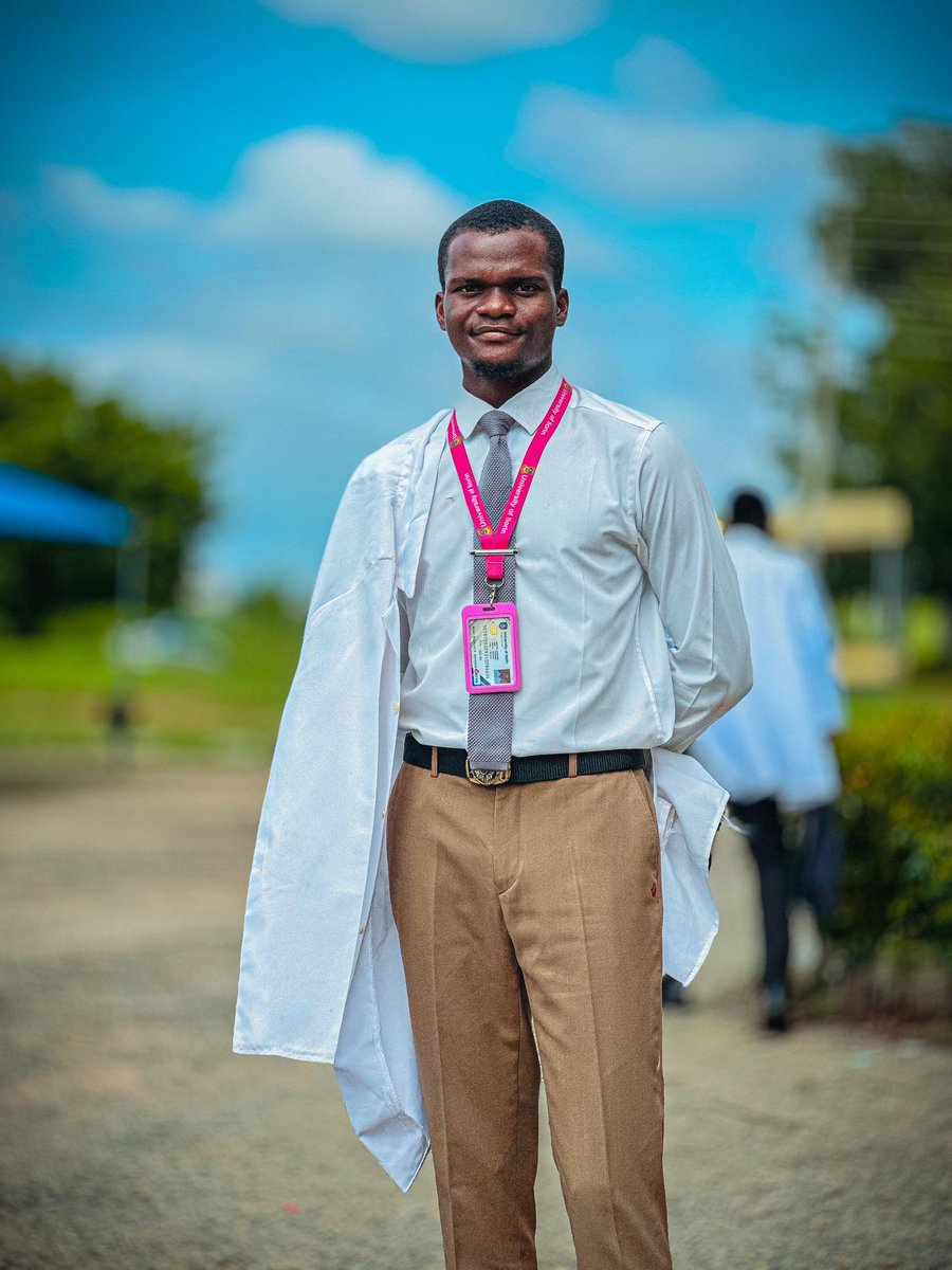 musamorenny's tweet photo. Away from the dopamine rush of finally becoming finalists, the thought of saying byebye someday to the Better-by-Far Varsity (@UnilorinNGR ), and especially COHS, triggers mixed feelings.

Regardless of our experiences navigating her tedious terrains, ... https://t.co/6rQzyV9zni