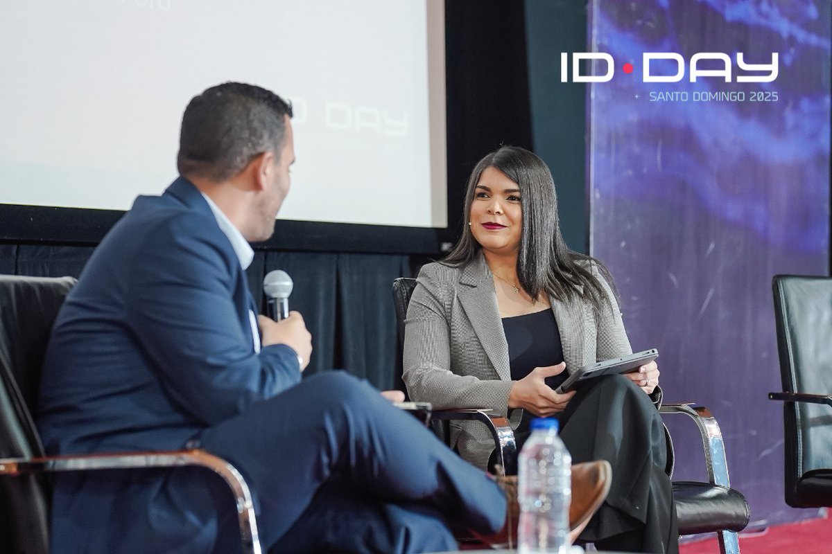 En #IDDaySantoDomingo, Greilyn Lora (SIMV) y Donald D. Márquez conversaron sobre cómo la Superintendencia impulsa la transformación digital del mercado de valores.
Firma digital, onboarding remoto y regulación pro-innovación al centro del debate.

📸👇