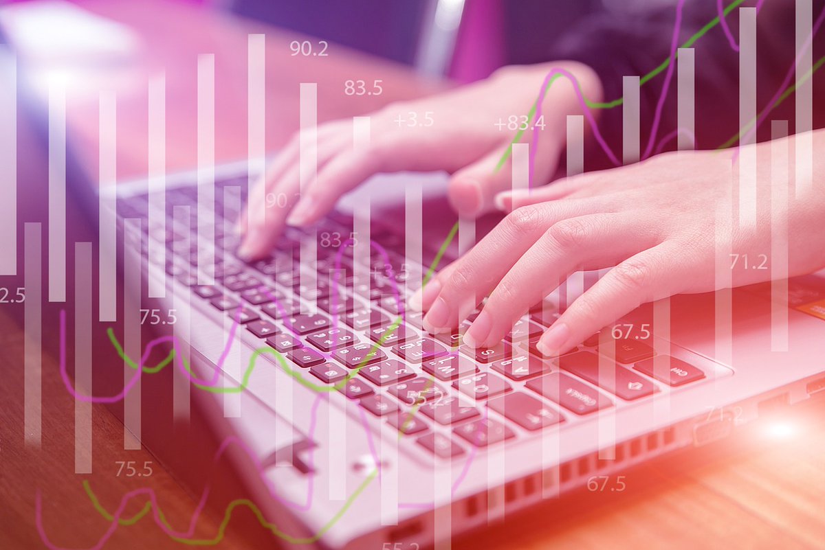 Read this recently published paper on digital literacy amongst healthcare academics by Barry Matthews, Principal Lecturer at the University of Greenwich, Faculty of Education, Health and Human Sciences! link.springer.com/article/10.100…
