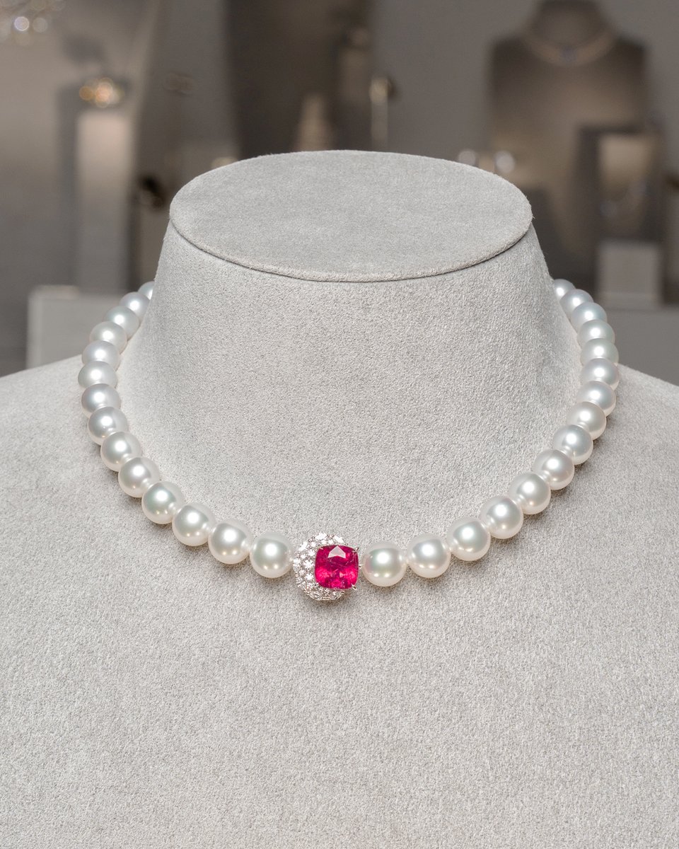 TASAKI_JP's tweet image. 特別なハイジュエリーコレクション「RITZ PARIS par TASAKI (リッツ パリ パー TASAKI)」をパリ オートクチュールウォークにて発表いたしました。
伝説のホテルに息づく洗練と革新を映し出す、珠玉のマスターピースをご堪能ください。
#TASAKI
bit.ly/3U3z7fX