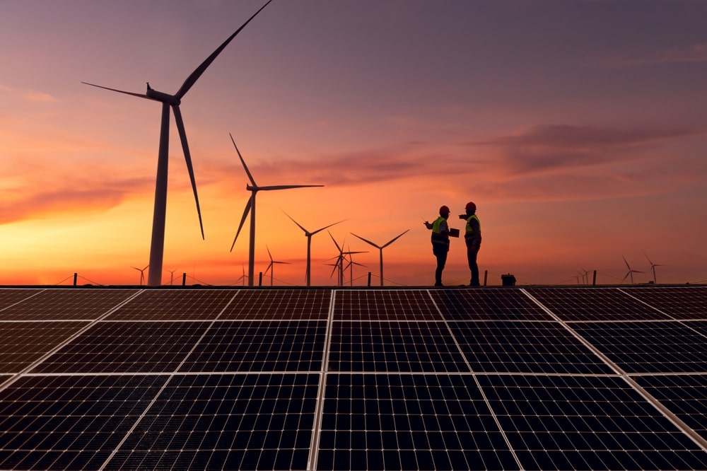 Communities across #Britain will benefit from good jobs and investment in the clean energy economy, as the #CleanEnergy Industries Sector Plan comes into force to ‘build it in Britain’.
Read more: ow.ly/1MAV50Wnrh4
 #GreenEconomy #RenewableEnergy