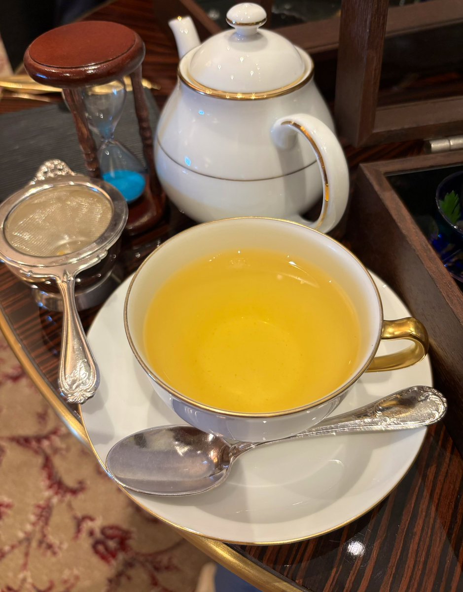 こないだのヌン茶🫖
最後に飲んだ季節限定紅茶が…なんというかこう…アバ茶に激似でニッコニコしてしまった😂