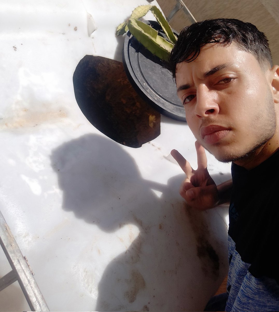 Mahmoud_in_gaza's tweet image. Where is the Ministry of Water?
Does she know that this is the water we drink in Gaza?
Would anyone accept to drink this water with his family?
chuffed.org/project/save-mβ¦