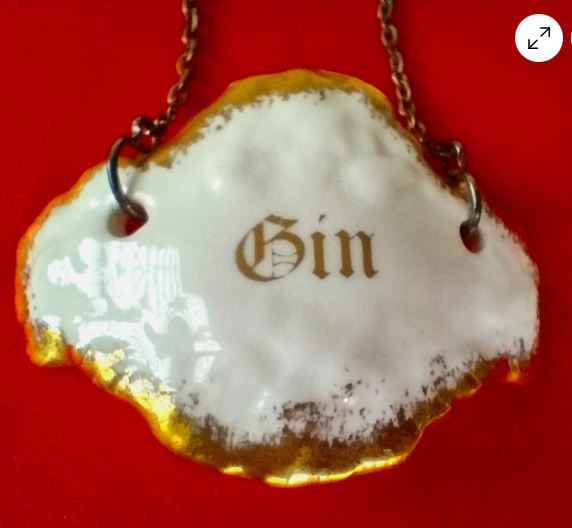 InessaW29's tweet photo. Check out Vintage ENGLISH Aynsley DECANTER LABEL GIN White Golden Great Gift UK seller
https://t.co/4JWiTr4kA7
#MHHSBD #vintage #Gintonic #Drink #decanter #giftideas #vintagesale #gifts #viral #interiordesign #gifts #drinks #promgift #ShopVintage #VintageFinds #decor #eBay https://t.co/lHPDZqjP9U