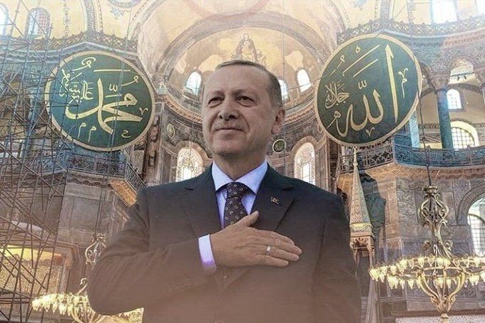 Ayasofya da okunan EZAN sesi..

Tel Aviv'den
Atina'dan 
Erivan'dan 
Vatikan'a kadar
Her yerden duyuluyor. 

Ayasofya da Çan sesi değil 
Ezan sesi duyduğum için Sonuna kadar Yanındayım REİSİM..