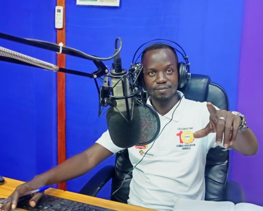 RadioPacisGulu's tweet photo. GEN WA |3-5pm

The afternoon jam with @RubangakeneRic4 taking you through great entertainment, weather updates, unpopular opinion and sports updates
#GenWa
#LetsGoGreen2025
#PeaceOfChristForAll https://t.co/VJG5p8S0TA