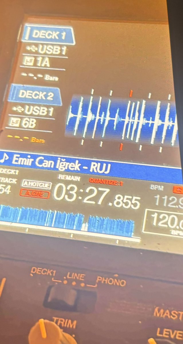 belediyenin tüm clupların dan <a href="/emircanigrek/">Emir Can İğrek</a> çalınsın 🎧🕺🏻