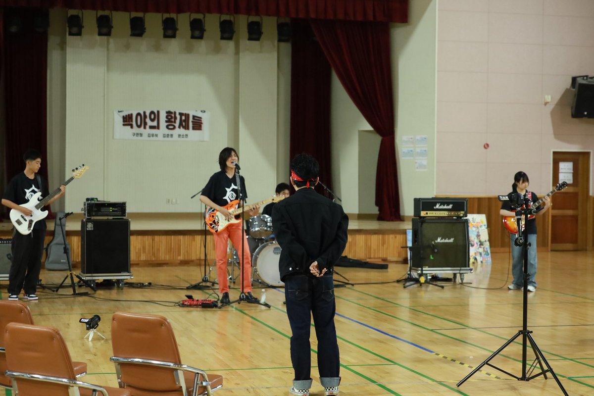 CryingNut's tweet image. &amp;lt;크라잉넛 유튜브 콘텐츠 출연 안내&amp;gt;

유튜브 명동콜링.. 아니고 &amp;lt;카더정원&amp;gt; 채널
‘스쿨오브락’에 크라잉넛이 출연 했습니다. 
청소년 밴드 ‘백야의 황제들’과 함께
크라잉넛 해체썰 전격 공개😲

📍영상 링크
youtu.be/Hd0y8cAacoM