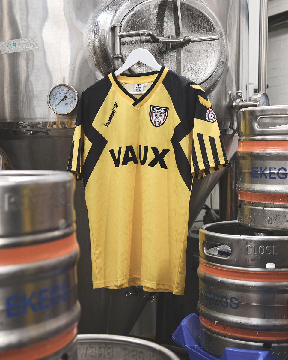 With no Home or 3rd shirt released yet, if you could bring back one iconic shirt which one and why? 

#SAFC