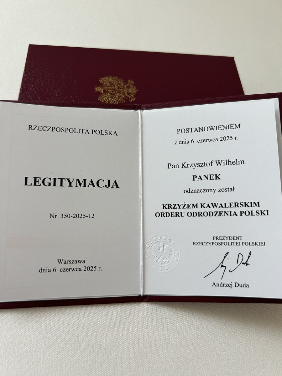 krzysztofwpanek's tweet image. Zmiany, zmiany, zmiany. Do tej pory pozycję „kawaler” odhaczałem jedynie w rubryce stan cywilny. Od dziś jestem kawalerem podwójnym 😉